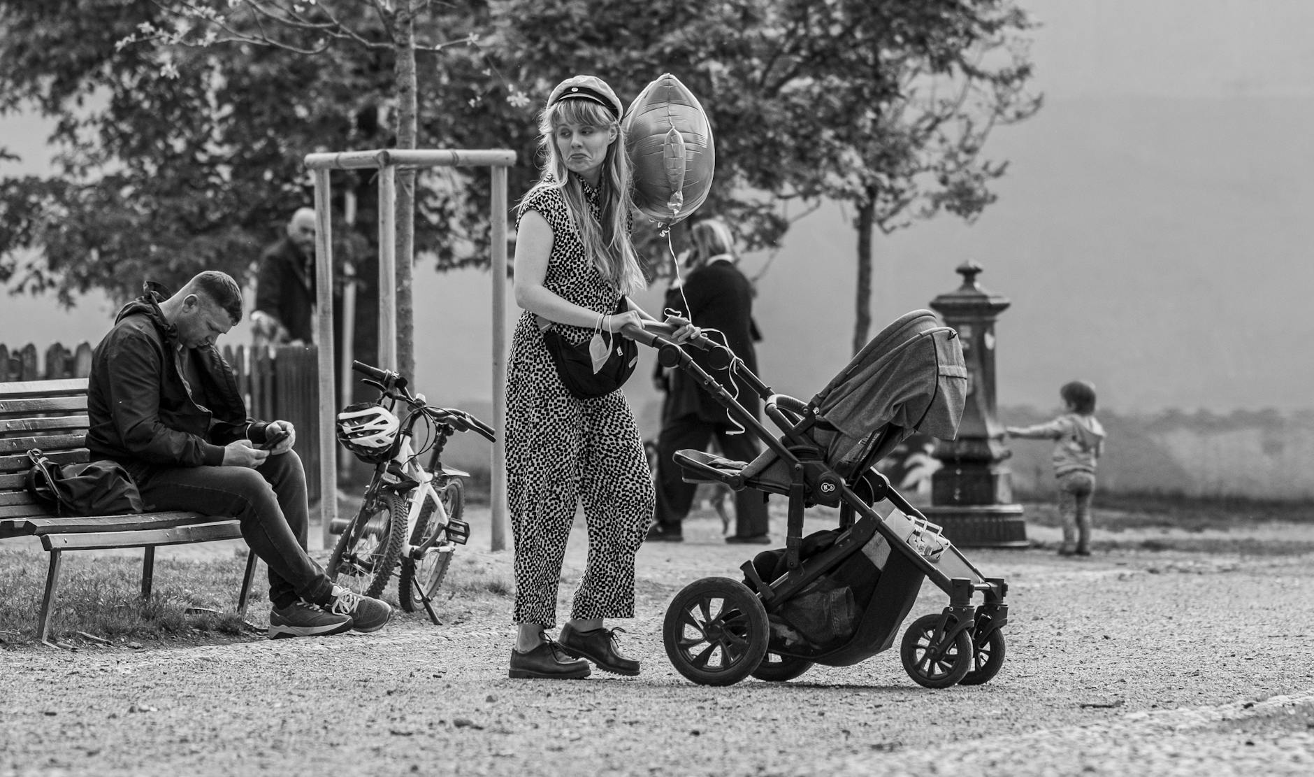 The Impact Of The UK’s North South Divide On The Age Of First Time Mothers
