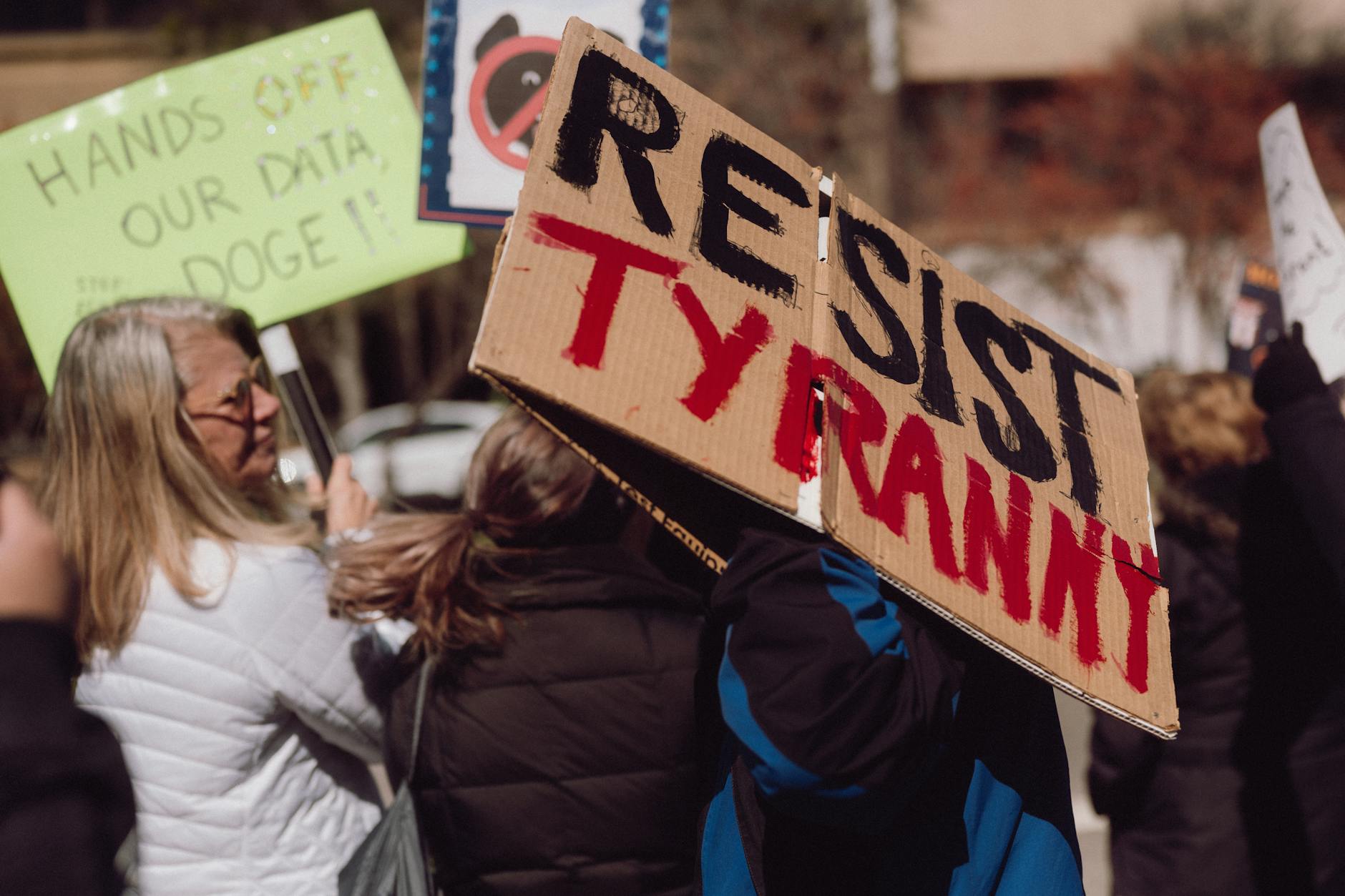 How To Break Free From Societal Norms & Embrace Authenticity